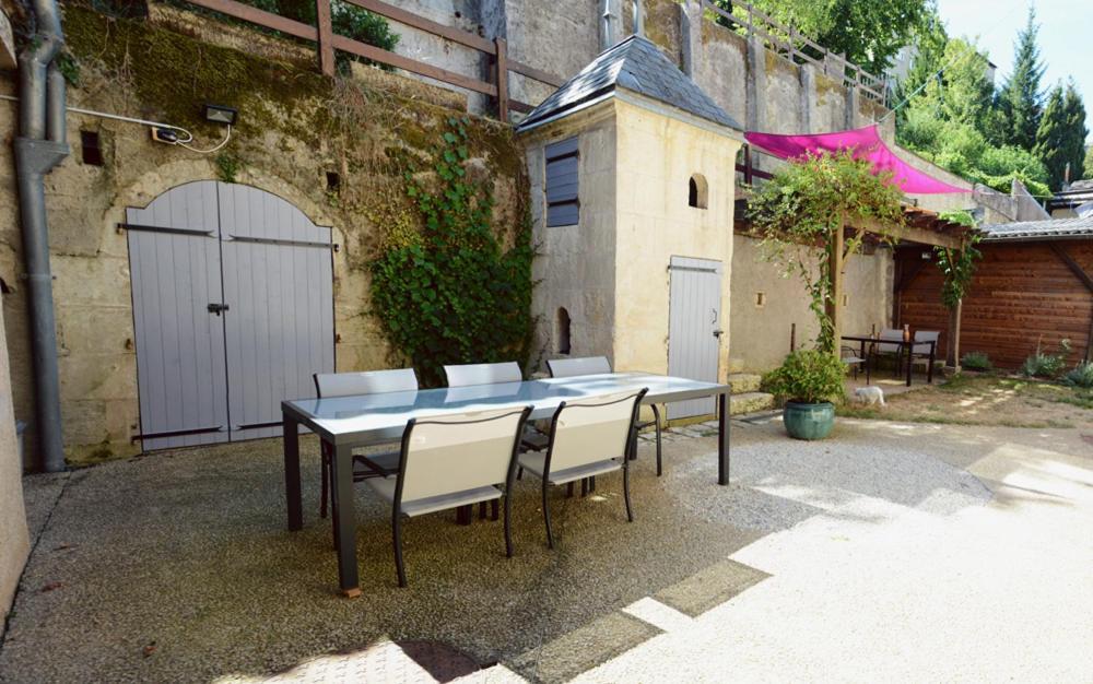 Les Trois Fontaines Panzió Poitiers Kültér fotó